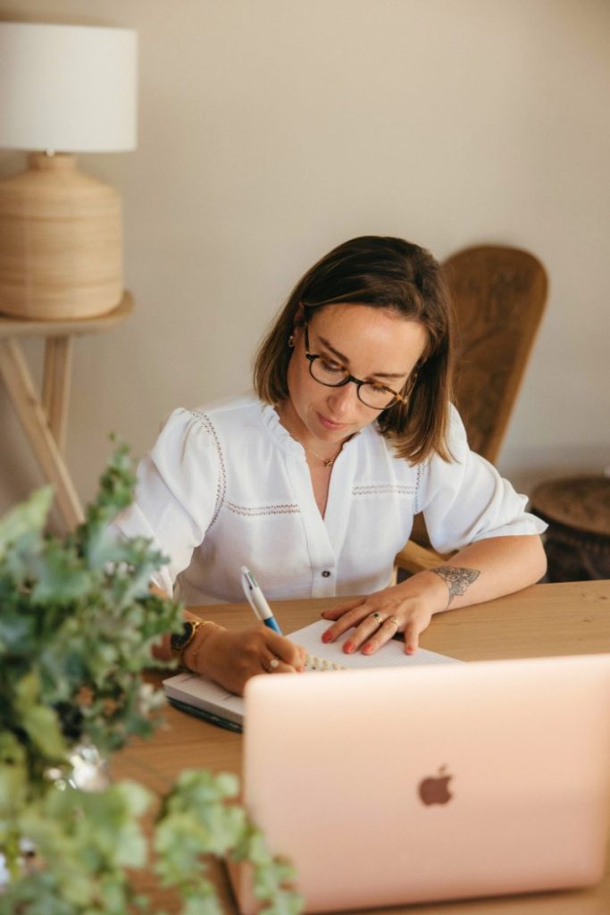 Charlène Naudon - assistante virtuelle à La Rochelle et à distance - entrepreneur passionné mais épuisé